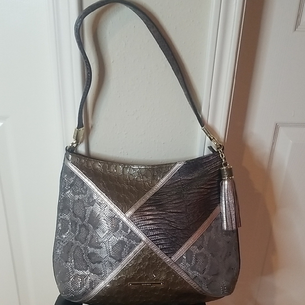 Chic Gray and Silver Shoulder Bag with Metallic Accents